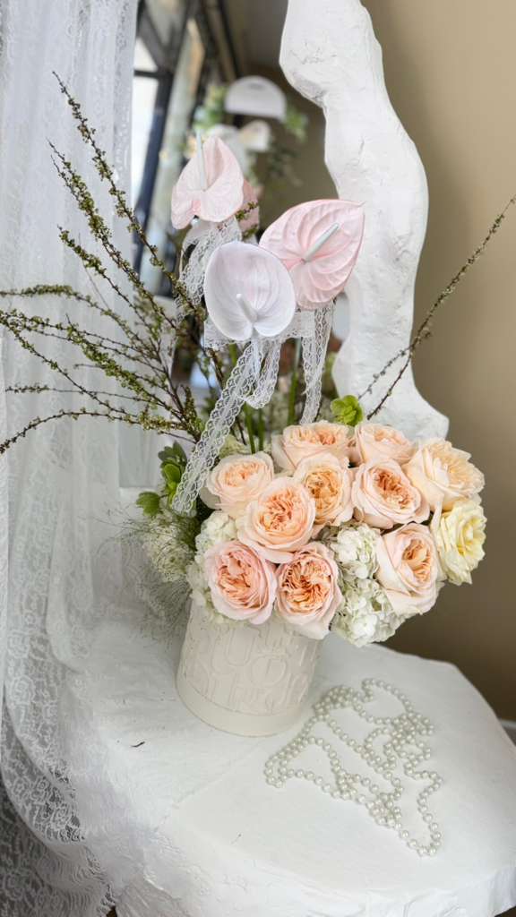 Garden Roses with Armenian letters box — view 1