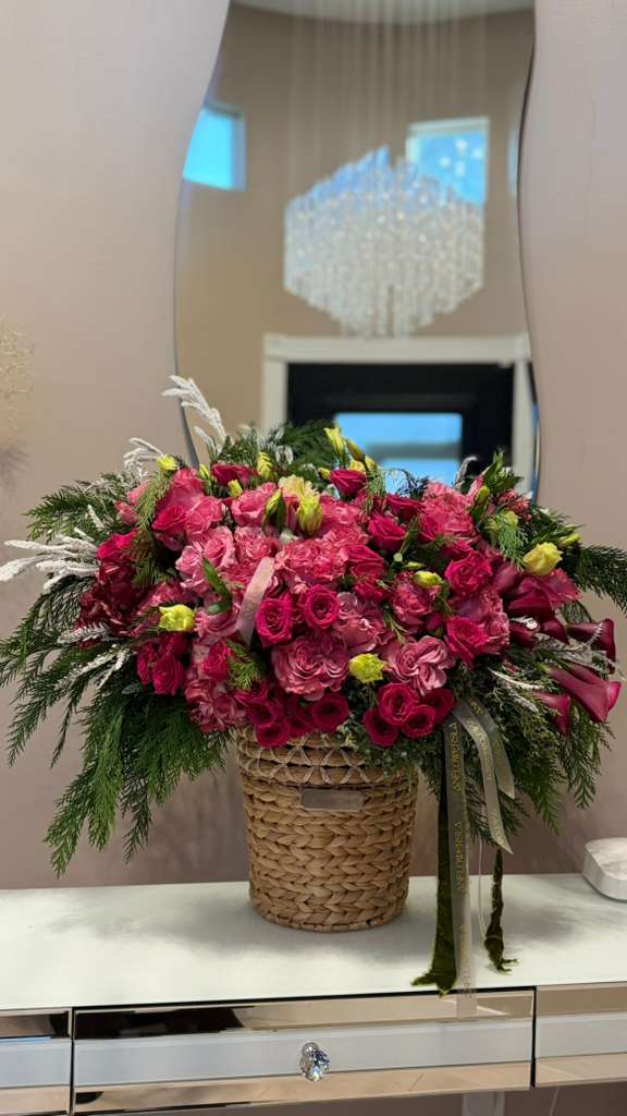 Red and pink Roses — view 1